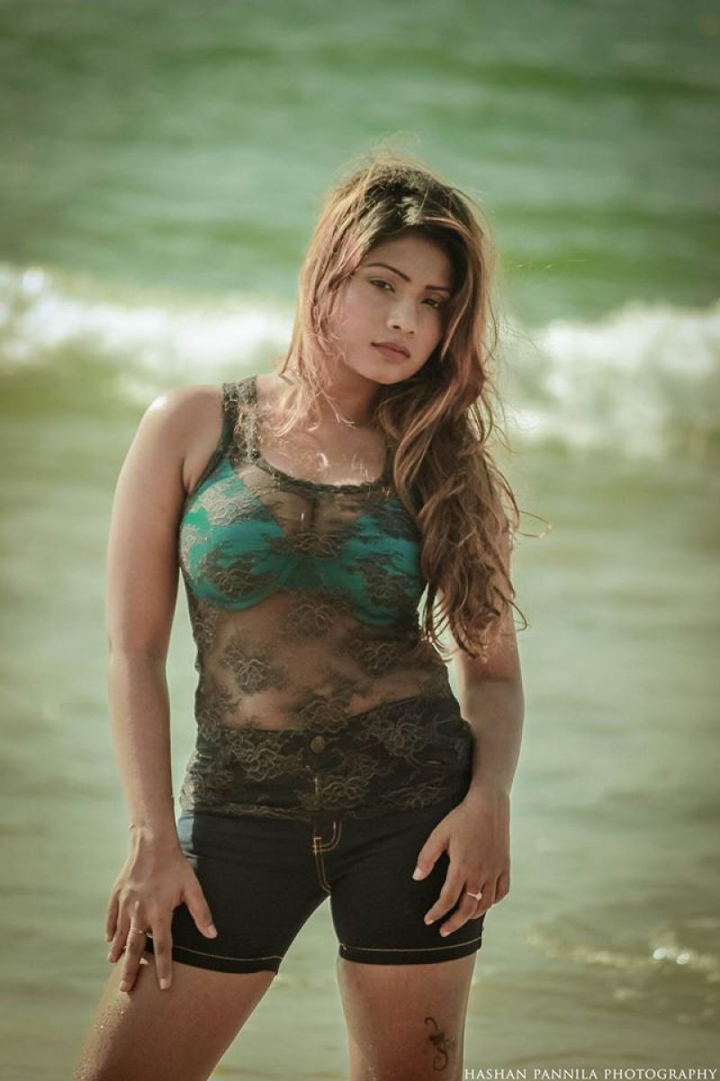 Isuri Hettiarachchi Hot Beach Clicks