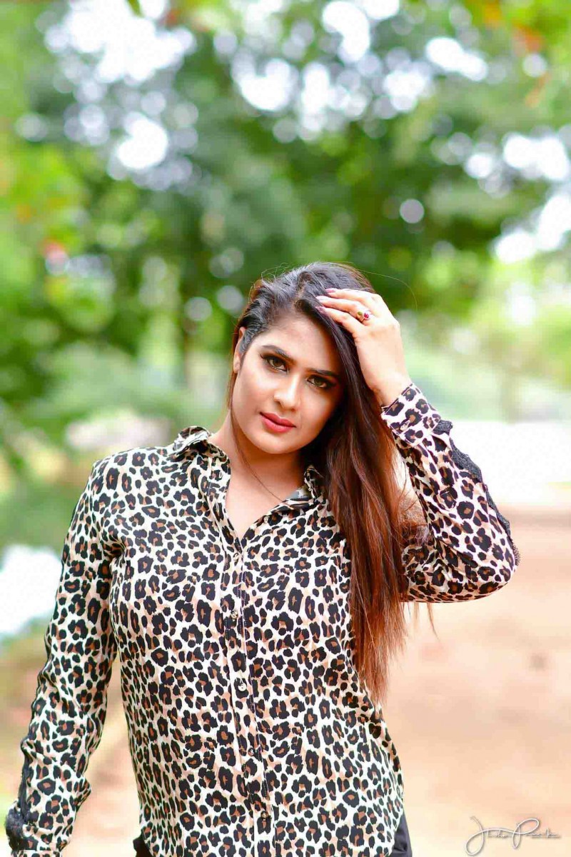 Maheshi Madushanka Black Pants