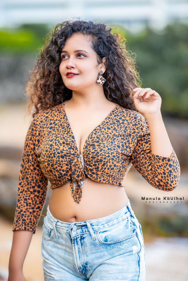 Iresha Hot Pant Shoot