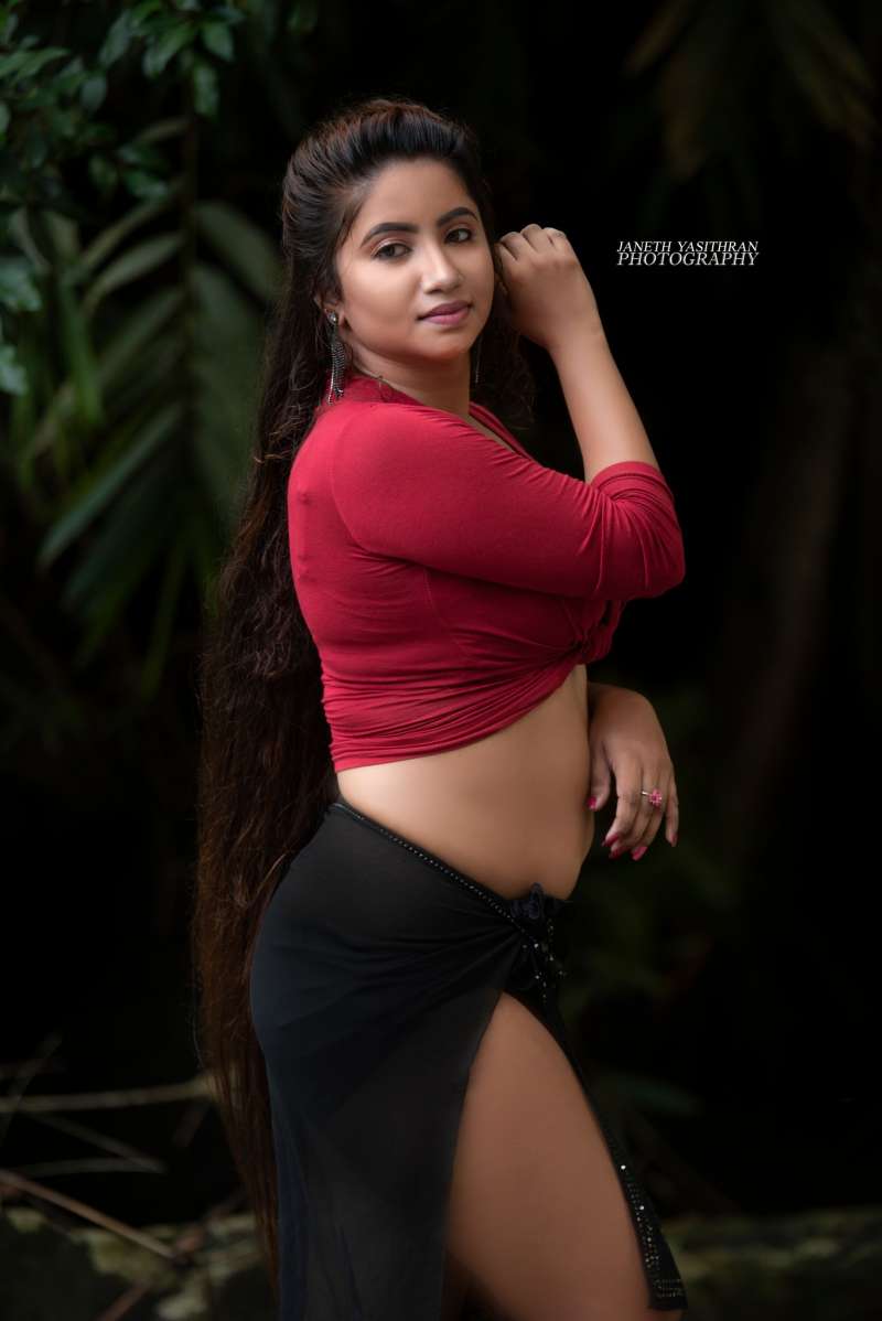 Madhushani Ow Some Clicks