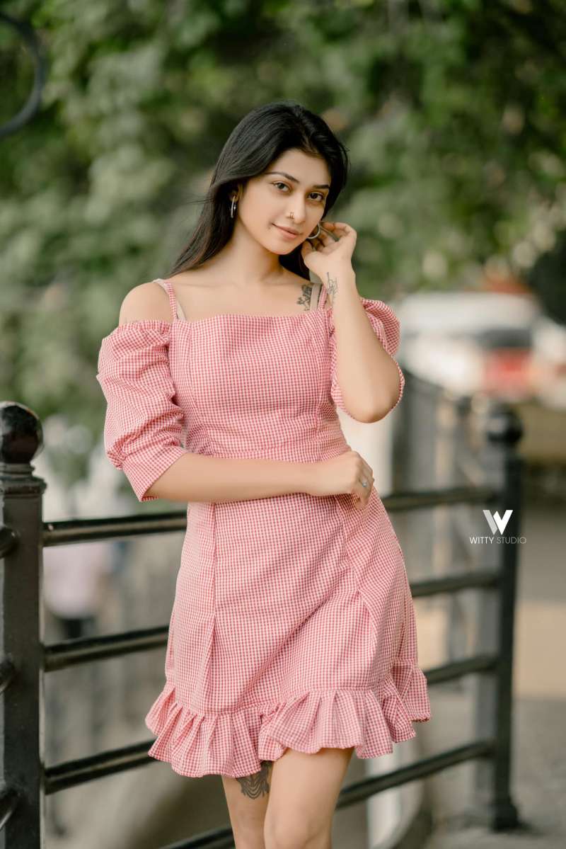 Pooja Vindy Pinky Clicks