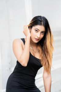 Rashi Fernando Blacky Clicks