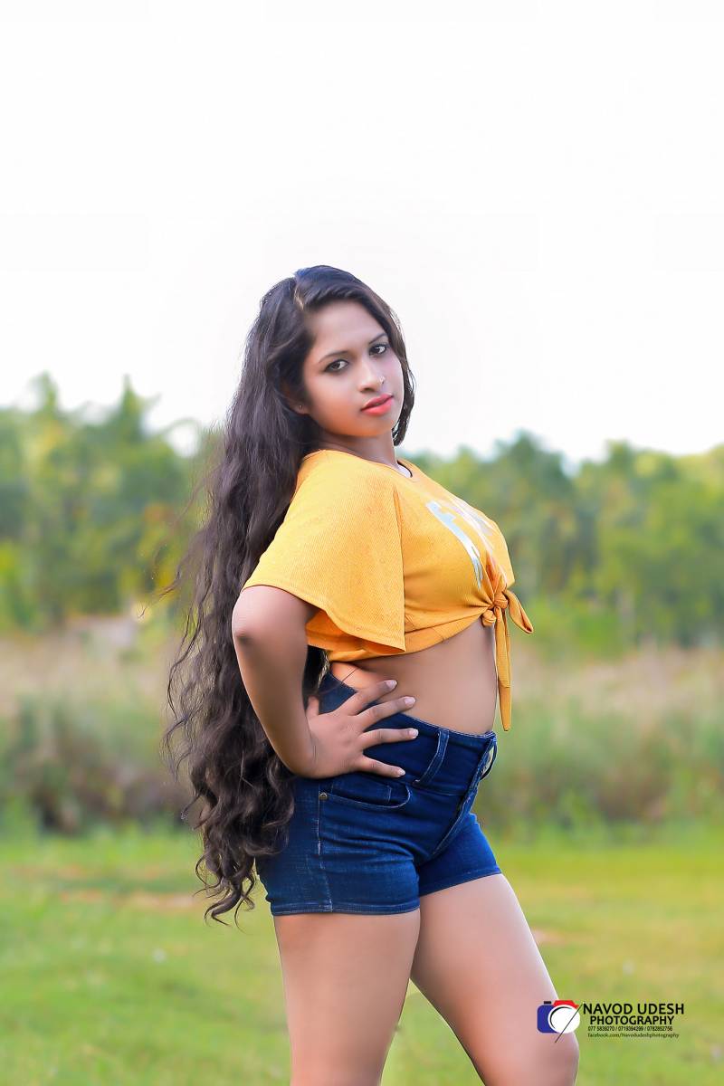 Sewandi Hot Clicks