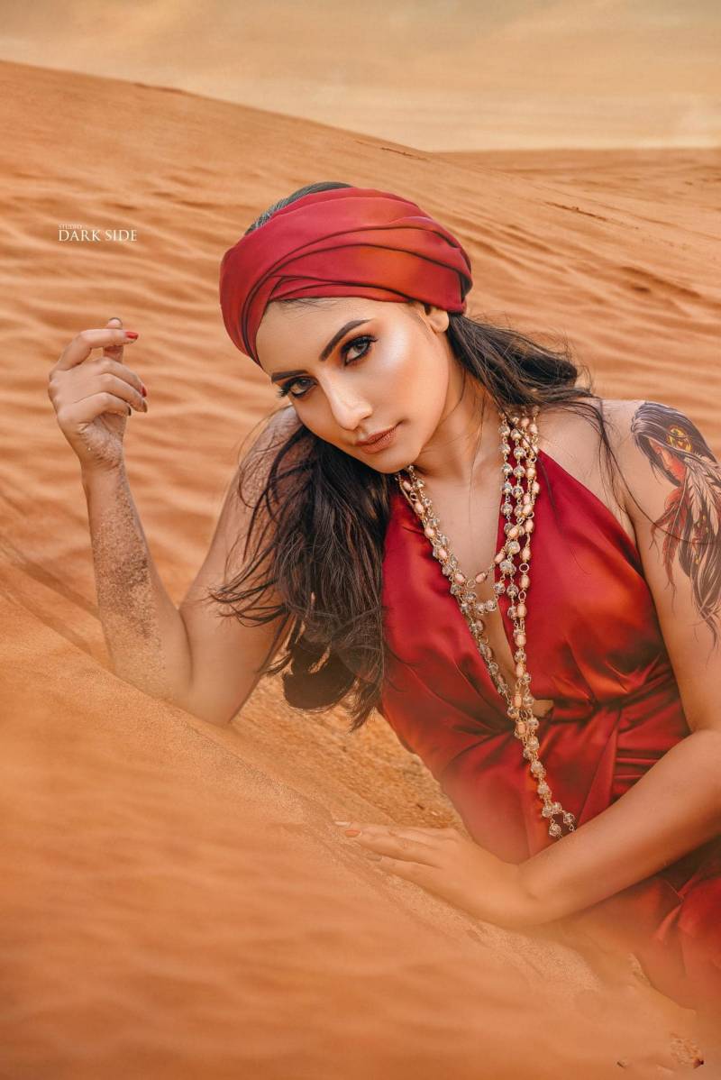 Teena Shanell Desert Clicks