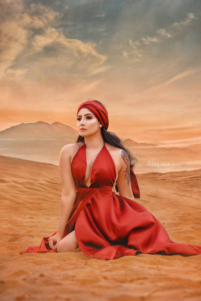 Teena Shanell Desert Clicks