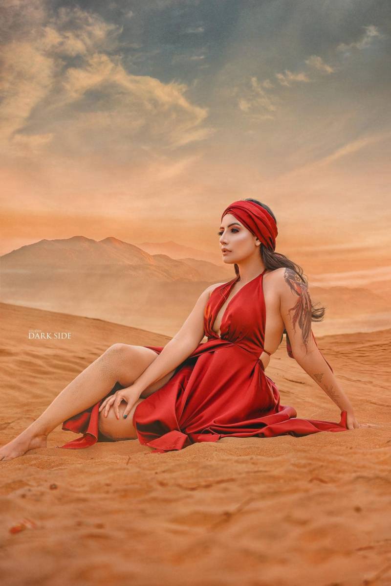 Teena Shanell Desert Clicks