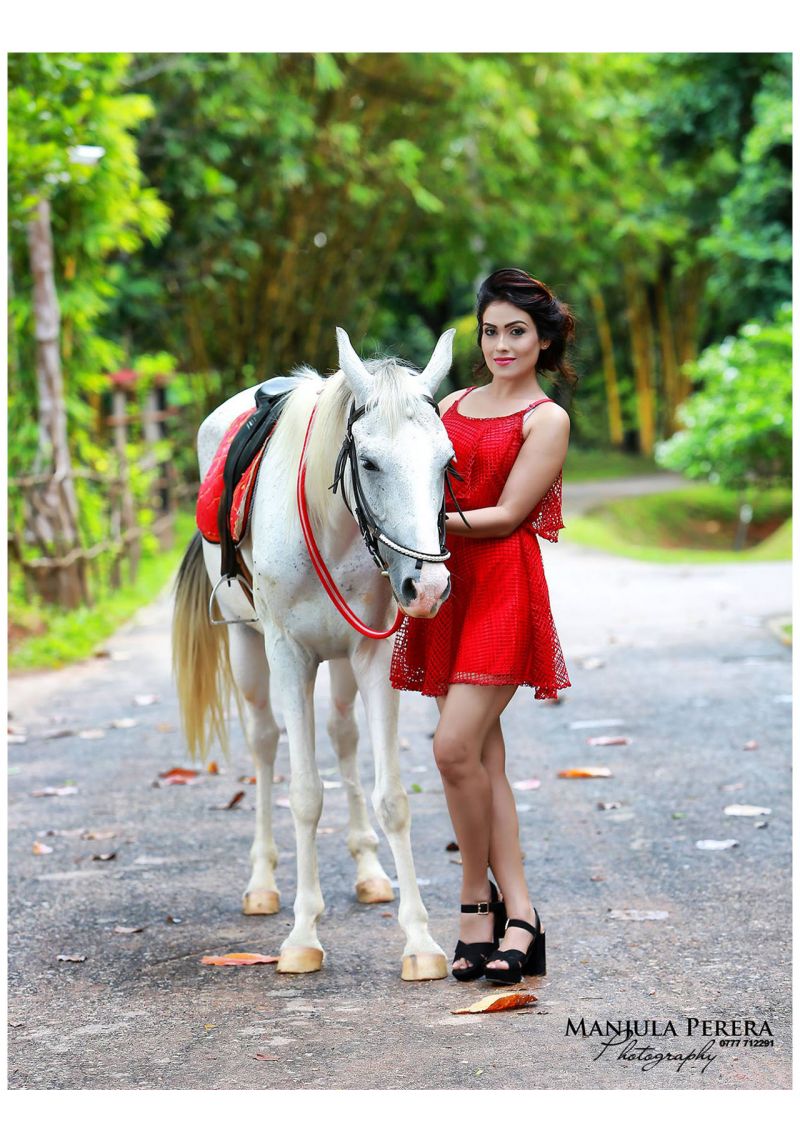 Himaya Bandara Red Mini Skirt