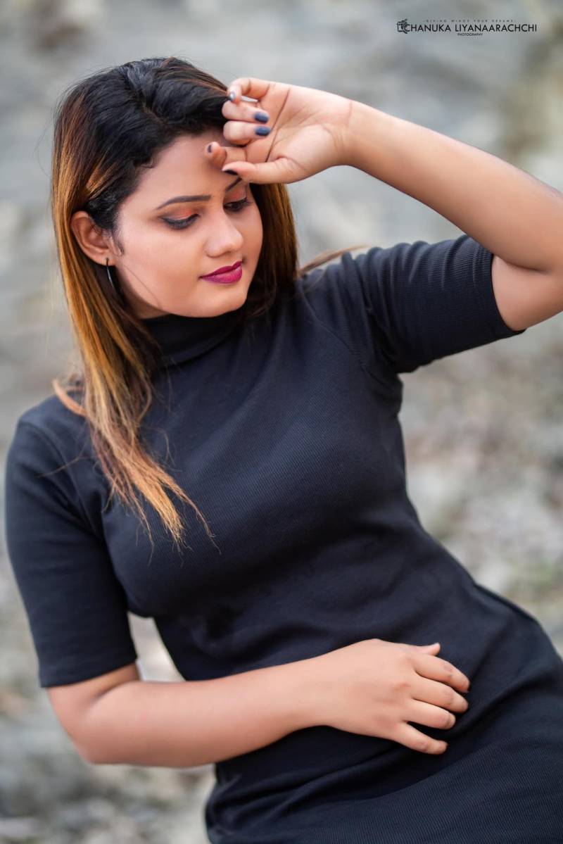 Tharushi Sanjana Black Clicks