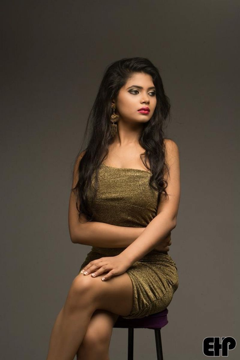 Hasini Samuel Looks Seductress